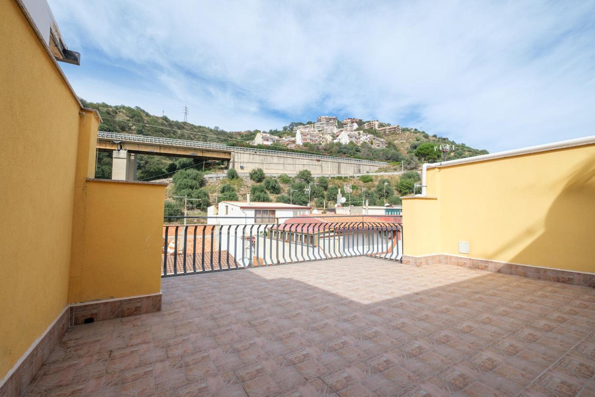 Casa Del Girasole Holiday home Letojanni